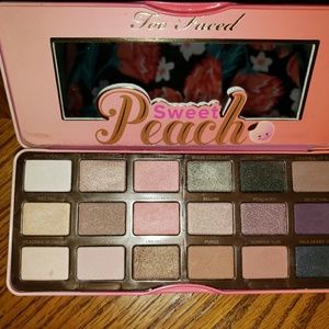 Peach too faced pallet